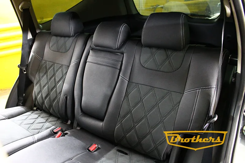 Чехлы на Mitsubishi Pajero Sport 3, серии "Aurora" -  серая строчка, продление алькантары передних и задних сидений