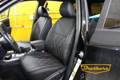 Чехлы на Toyota RAV-4, серии "Premium" - коричневая строчка