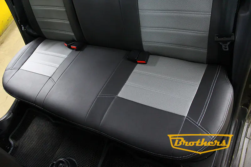 Чехлы на Nissan Terrano 3, серии "Premium" - серая строчка, серый центр