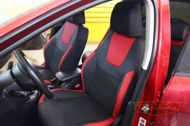 Чехлы на Peugeot 308, серии "Alcantara" - красная строчка, красные вставки