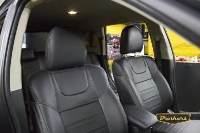 Чехлы на Mitsubishi Outlander 3, серии "Premium" - бежевая строчка