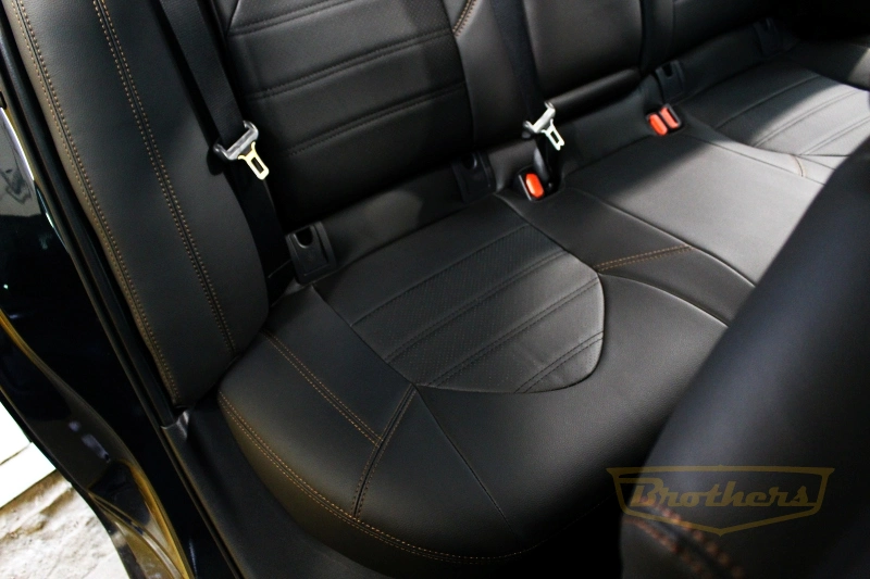 Чехлы на Toyota Camry 70, серии "Premium" - коричневая строчка
